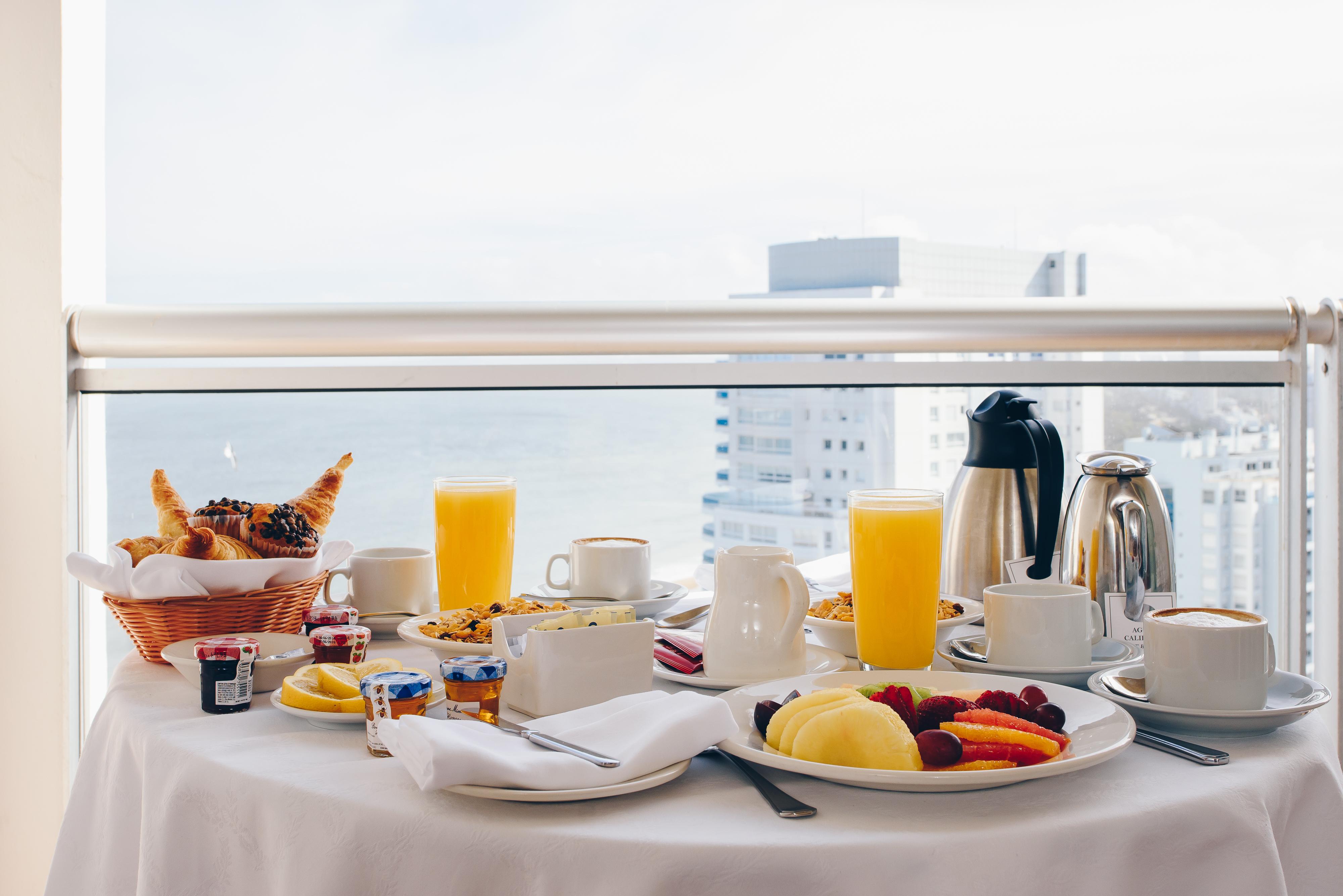 Enjoy Punta Del Este Buitenkant foto A typical breakfast
