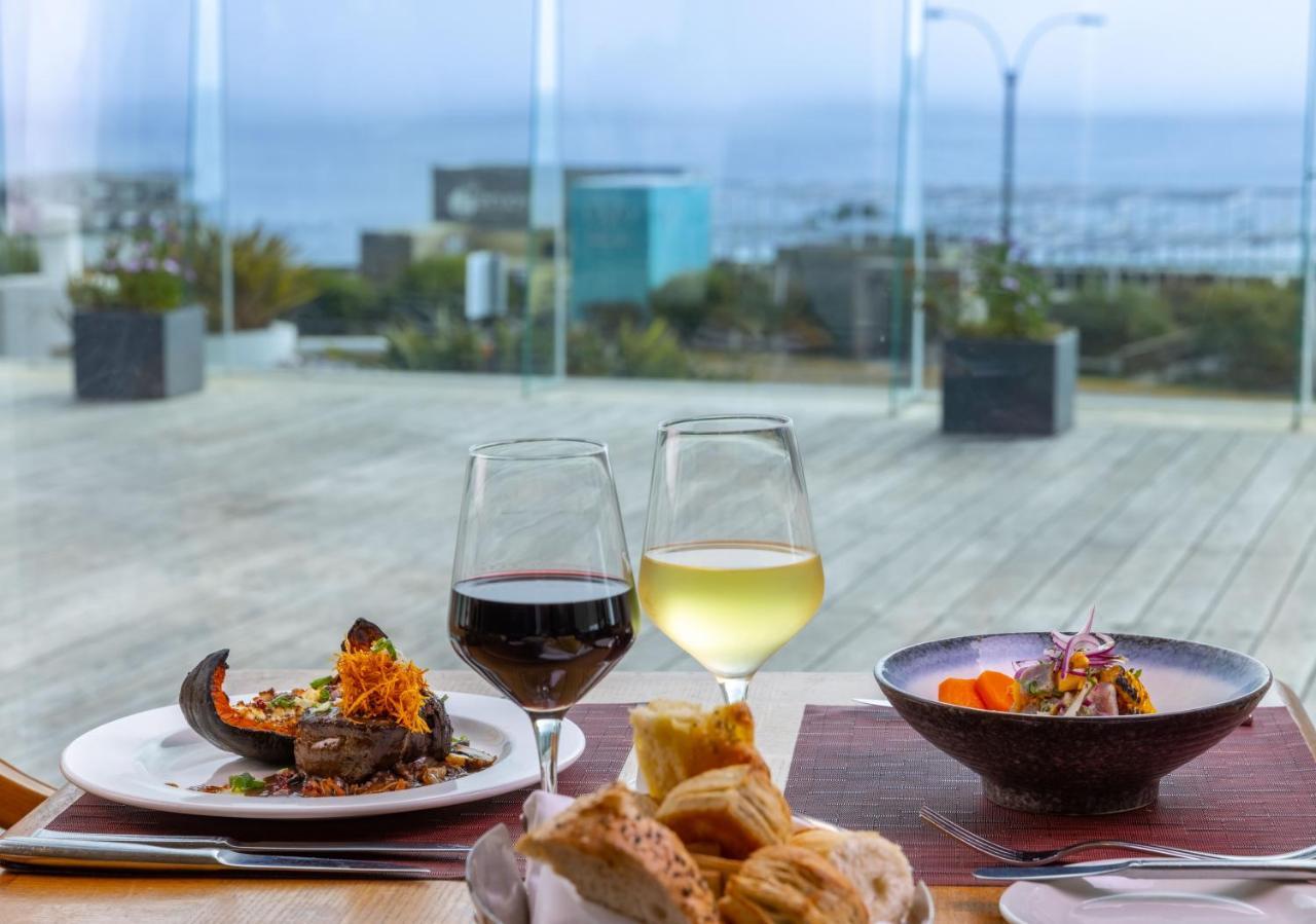 Enjoy Punta Del Este Buitenkant foto Tapas at a restaurant in Spain