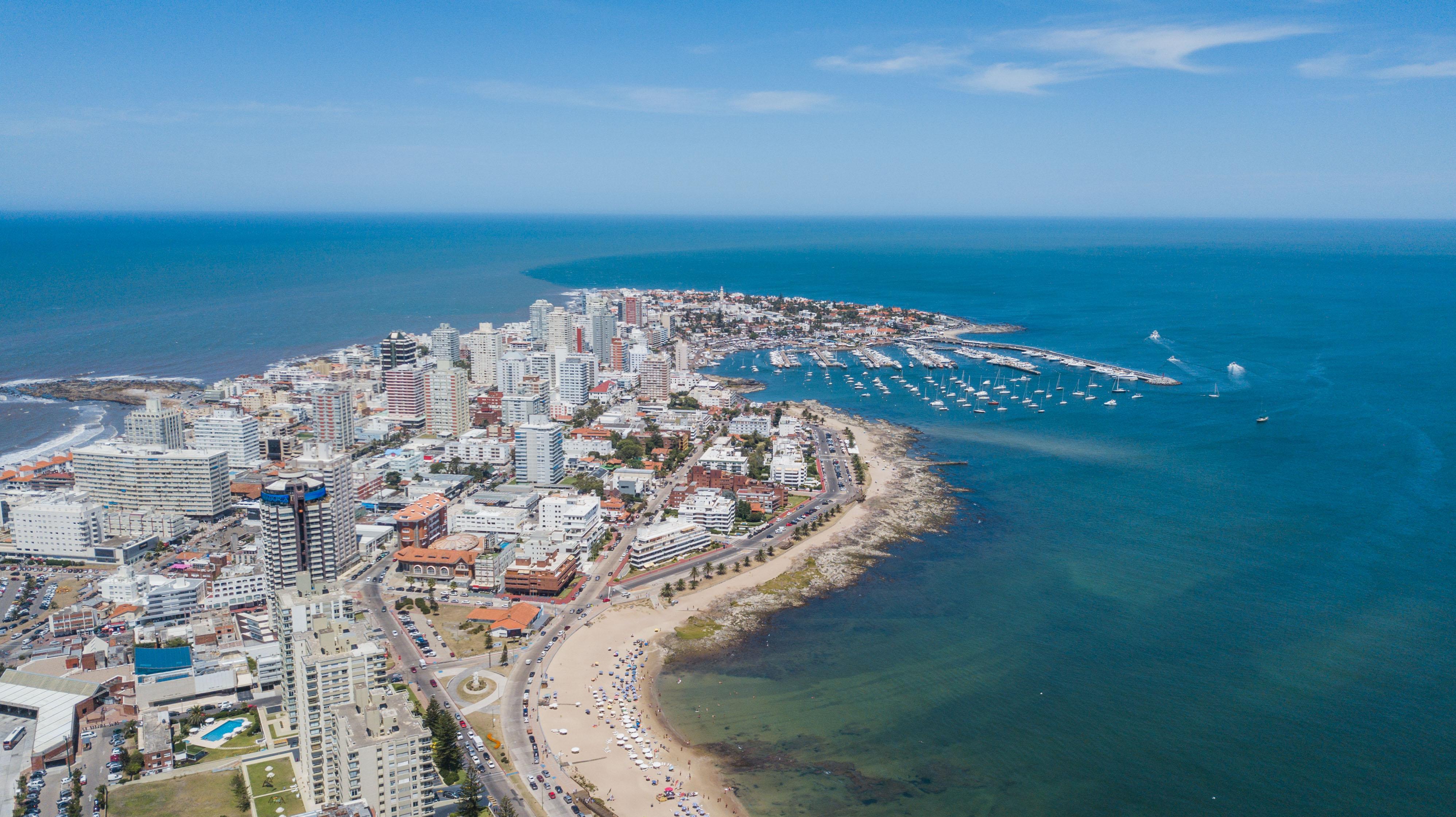 Enjoy Punta Del Este Buitenkant foto Aerial view of the city