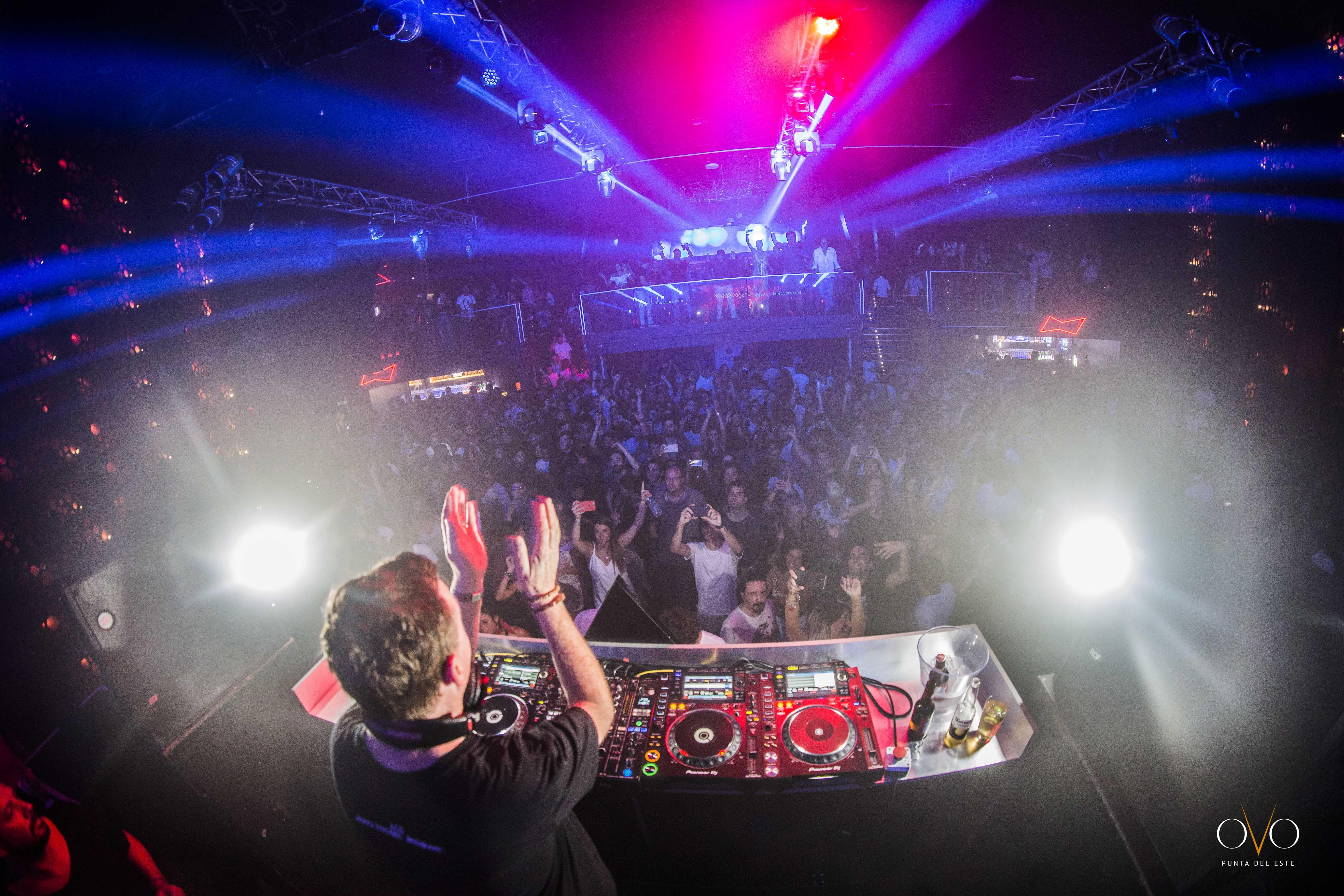 Enjoy Punta Del Este Buitenkant foto DJ performing at a nightclub