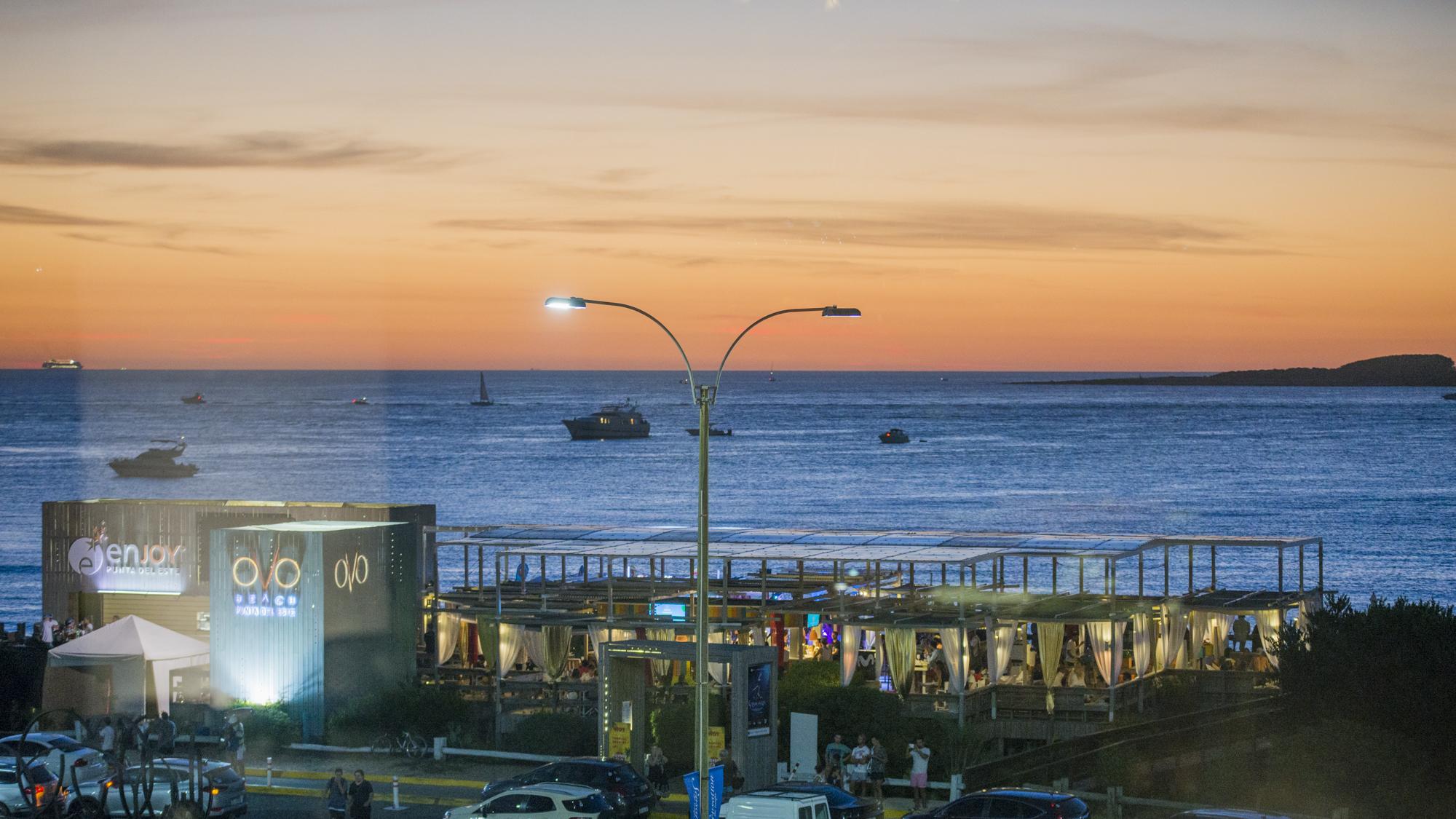 Enjoy Punta Del Este Buitenkant foto Sunset at the Marina