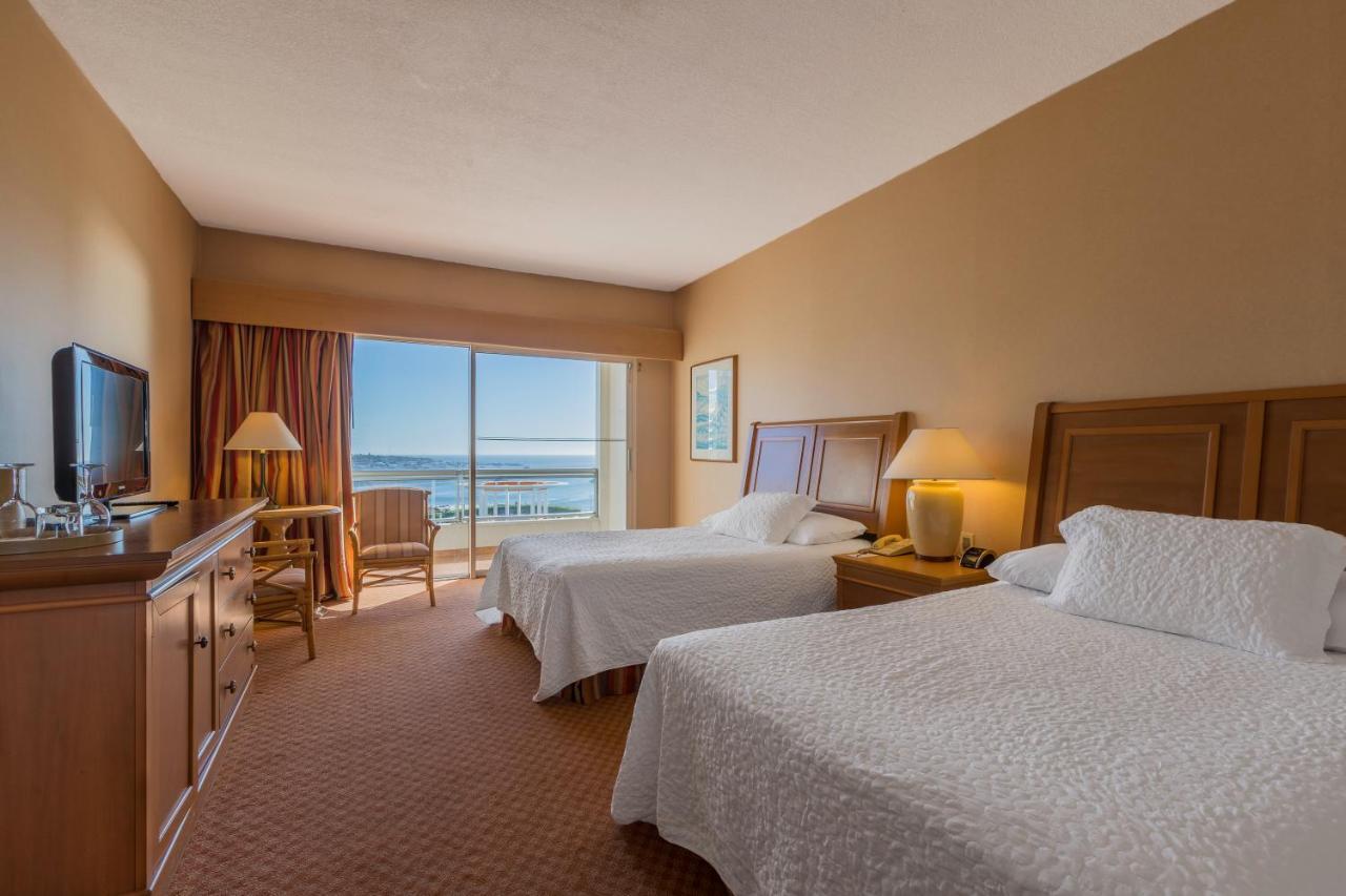 Enjoy Punta Del Este Buitenkant foto A guest room at the Hilton San Diego Bayfront